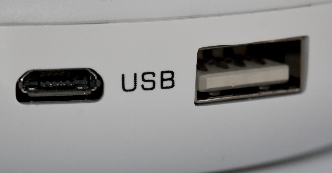 USB型の暖房アイテムを使って電気代を節約＆部屋の暖めを